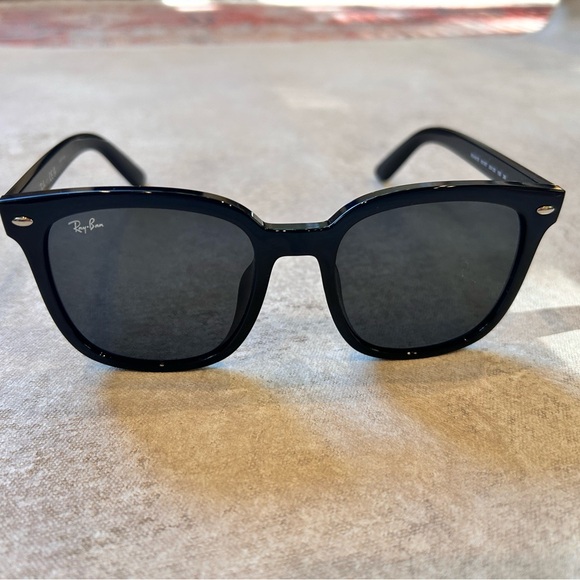 Ray-Ban Sunglasses RB4401D, Black - Picture 5 of 12
